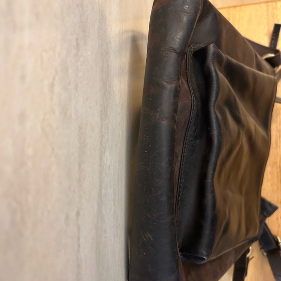 LUXEORIA
Genuine Leather Crossbody Sling Bag Crossbody. - Picture 5 of 10